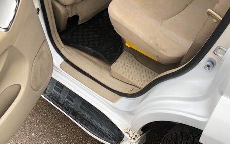 Toyota Land Cruiser Prado 120 рестайлинг, 2003 год, 1 295 000 рублей, 10 фотография