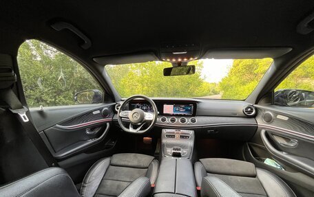 Mercedes-Benz E-Класс, 2018 год, 4 100 000 рублей, 21 фотография