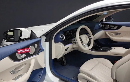 Mercedes-Benz E-Класс, 2022 год, 6 240 000 рублей, 4 фотография