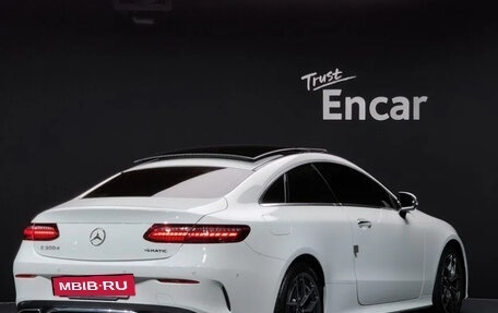 Mercedes-Benz E-Класс, 2022 год, 6 240 000 рублей, 2 фотография