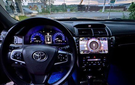 Toyota Camry, 2017 год, 2 050 000 рублей, 2 фотография