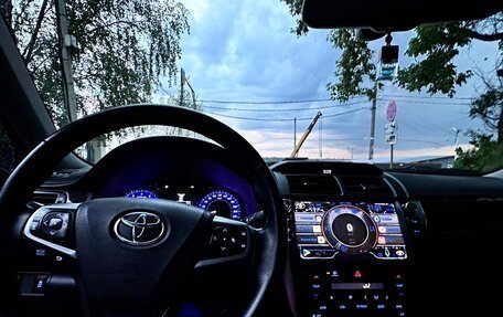 Toyota Camry, 2017 год, 2 050 000 рублей, 3 фотография