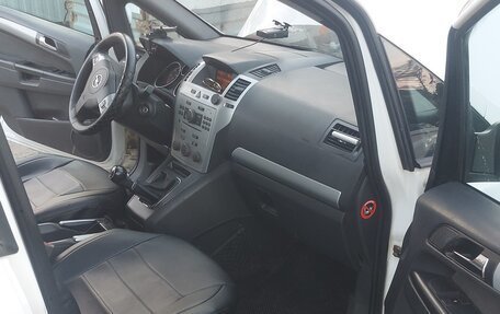 Opel Zafira B, 2009 год, 700 000 рублей, 4 фотография