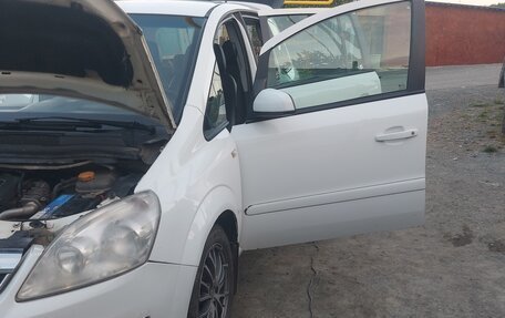 Opel Zafira B, 2009 год, 700 000 рублей, 11 фотография