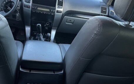 Toyota Land Cruiser Prado 120 рестайлинг, 2008 год, 2 900 000 рублей, 24 фотография