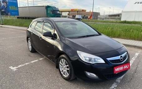 Opel Astra J, 2011 год, 700 000 рублей, 3 фотография