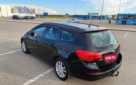 Opel Astra J, 2011 год, 700 000 рублей, 5 фотография