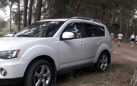 Mitsubishi Outlander III рестайлинг 3, 2010 год, 1 465 000 рублей, 5 фотография