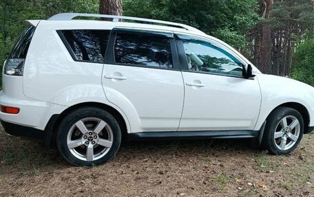 Mitsubishi Outlander III рестайлинг 3, 2010 год, 1 465 000 рублей, 14 фотография