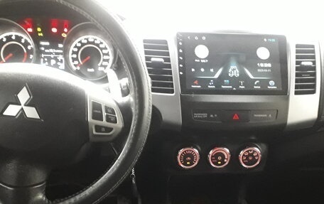 Mitsubishi Outlander III рестайлинг 3, 2010 год, 1 465 000 рублей, 8 фотография