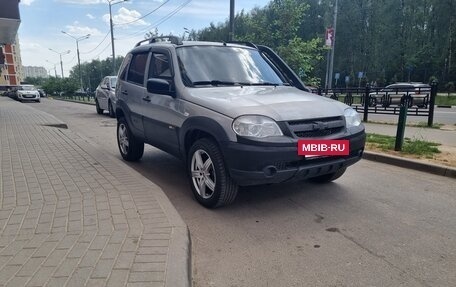 Chevrolet Niva I рестайлинг, 2015 год, 730 000 рублей, 3 фотография