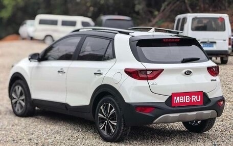 KIA Stonic, 2022 год, 1 600 000 рублей, 6 фотография