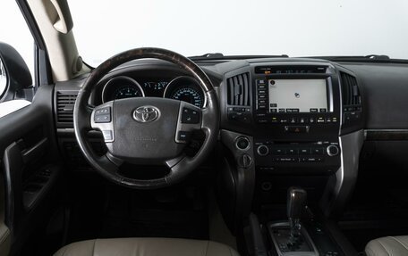 Toyota Land Cruiser 200, 2009 год, 2 889 000 рублей, 15 фотография