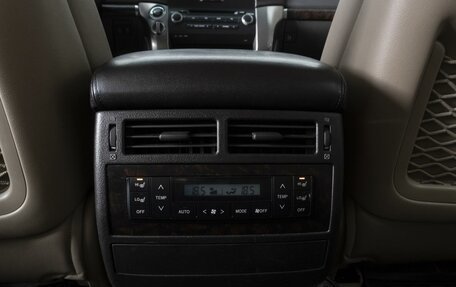 Toyota Land Cruiser 200, 2009 год, 2 889 000 рублей, 31 фотография