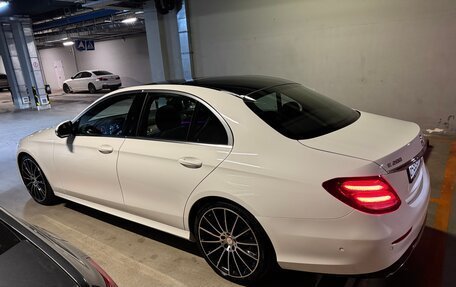 Mercedes-Benz E-Класс, 2016 год, 3 300 000 рублей, 7 фотография