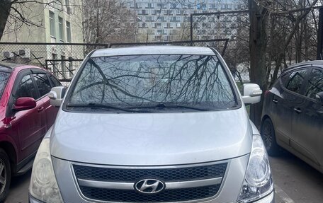 Hyundai Grand Starex Grand Starex I рестайлинг 2, 2008 год, 750 000 рублей, 2 фотография