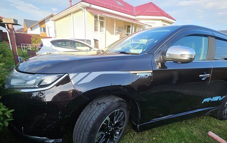 Mitsubishi Outlander III рестайлинг 3, 2016 год, 2 200 000 рублей, 5 фотография