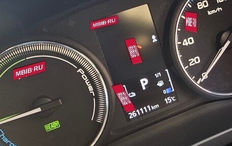 Mitsubishi Outlander III рестайлинг 3, 2016 год, 2 200 000 рублей, 14 фотография