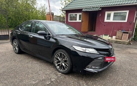Toyota Camry, 2019 год, 3 095 000 рублей, 4 фотография