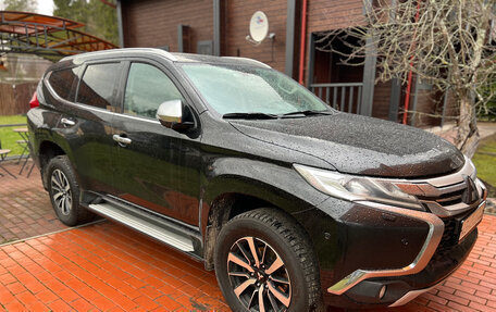 Mitsubishi Pajero Sport III рестайлинг, 2017 год, 2 550 000 рублей, 2 фотография