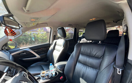 Mitsubishi Pajero Sport III рестайлинг, 2017 год, 2 550 000 рублей, 6 фотография