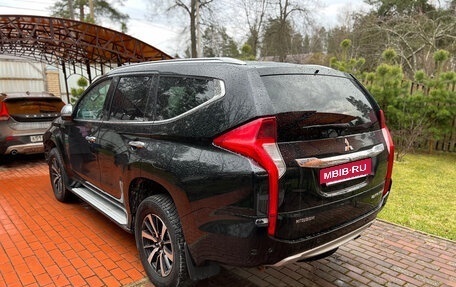 Mitsubishi Pajero Sport III рестайлинг, 2017 год, 2 550 000 рублей, 3 фотография
