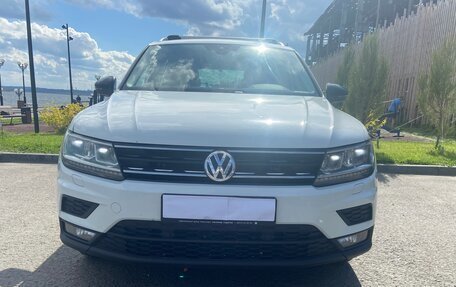 Volkswagen Tiguan II, 2019 год, 2 200 000 рублей, 1 фотография
