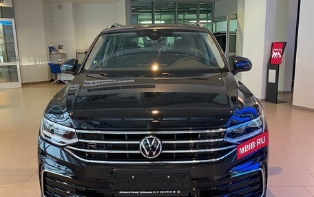 Volkswagen Tiguan II, 2023 год, 6 069 900 рублей, 2 фотография