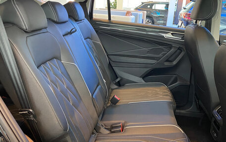 Volkswagen Tiguan II, 2023 год, 6 069 900 рублей, 23 фотография