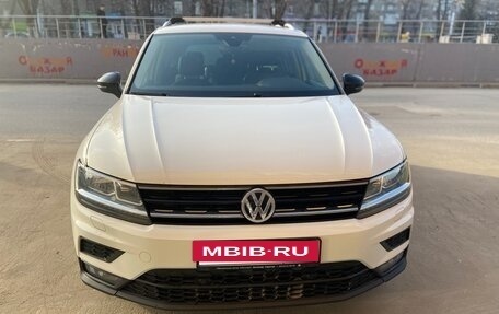 Volkswagen Tiguan II, 2019 год, 2 200 000 рублей, 2 фотография
