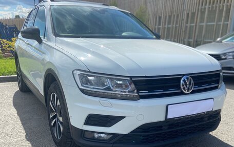 Volkswagen Tiguan II, 2019 год, 2 200 000 рублей, 3 фотография