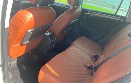 Volkswagen Tiguan II, 2019 год, 2 200 000 рублей, 10 фотография