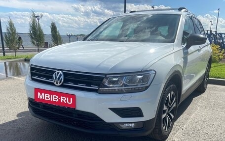 Volkswagen Tiguan II, 2019 год, 2 200 000 рублей, 4 фотография
