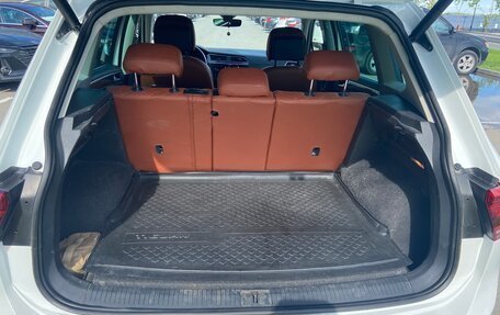 Volkswagen Tiguan II, 2019 год, 2 200 000 рублей, 14 фотография