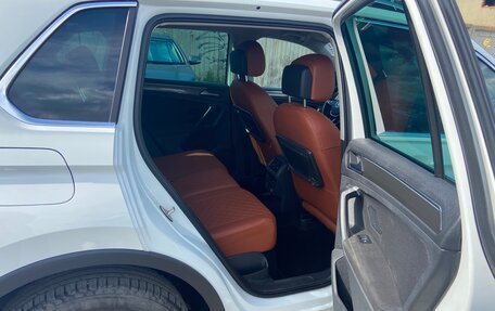 Volkswagen Tiguan II, 2019 год, 2 200 000 рублей, 16 фотография