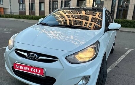 Hyundai Solaris II рестайлинг, 2012 год, 1 050 000 рублей, 2 фотография