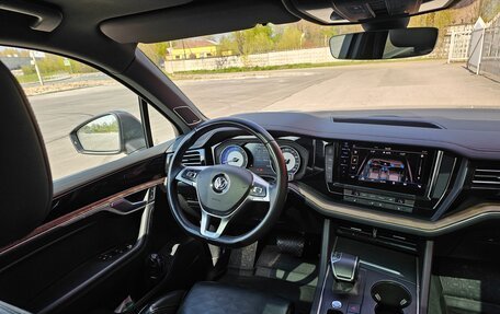 Volkswagen Touareg III, 2018 год, 4 600 000 рублей, 5 фотография