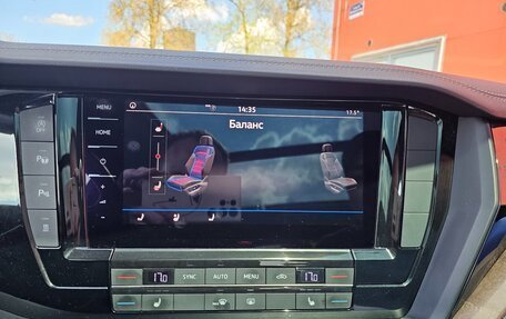 Volkswagen Touareg III, 2018 год, 4 600 000 рублей, 6 фотография