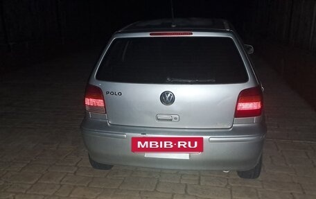 Volkswagen Polo IV рестайлинг, 2001 год, 250 000 рублей, 3 фотография