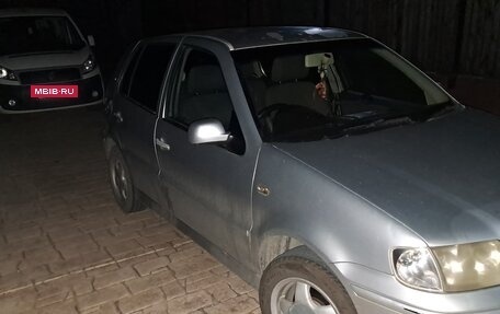 Volkswagen Polo IV рестайлинг, 2001 год, 250 000 рублей, 5 фотография