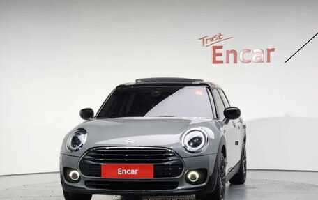 MINI Clubman, 2023 год, 2 700 000 рублей, 3 фотография