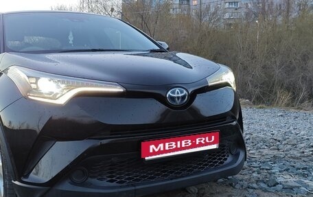 Toyota C-HR I рестайлинг, 2018 год, 2 200 000 рублей, 25 фотография