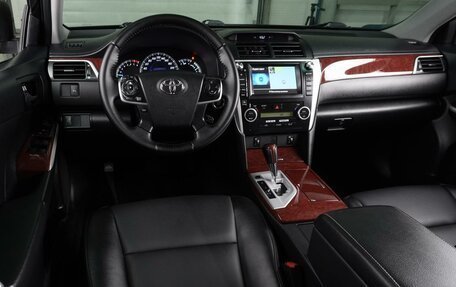 Toyota Camry, 2012 год, 1 890 000 рублей, 6 фотография