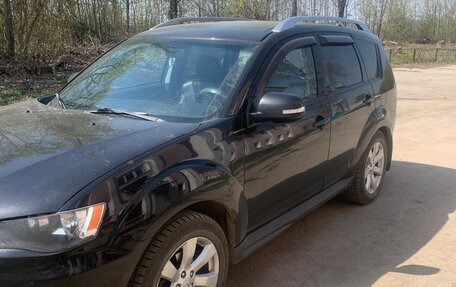 Mitsubishi Outlander III рестайлинг 3, 2010 год, 1 200 000 рублей, 2 фотография