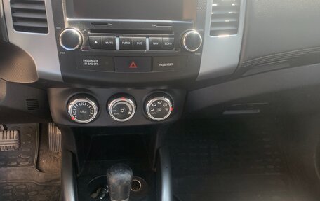 Mitsubishi Outlander III рестайлинг 3, 2010 год, 1 200 000 рублей, 5 фотография