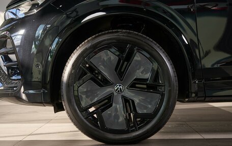 Volkswagen Tiguan, 2024 год, 5 390 000 рублей, 9 фотография