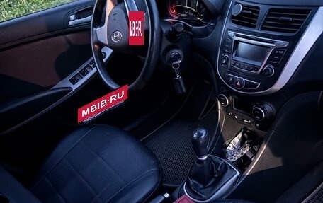 Hyundai Solaris II рестайлинг, 2016 год, 850 000 рублей, 4 фотография