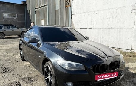 BMW 5 серия, 2011 год, 1 900 000 рублей, 3 фотография