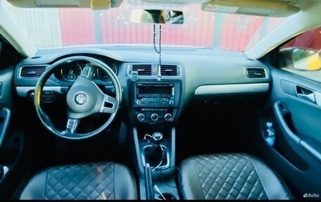 Volkswagen Jetta VI, 2012 год, 830 000 рублей, 2 фотография