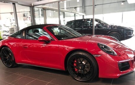 Porsche 911, 2018 год, 16 900 000 рублей, 3 фотография